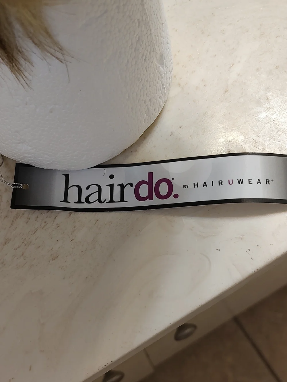 Hairdo Short Layered Blonde Synthetic Wig with Highlights